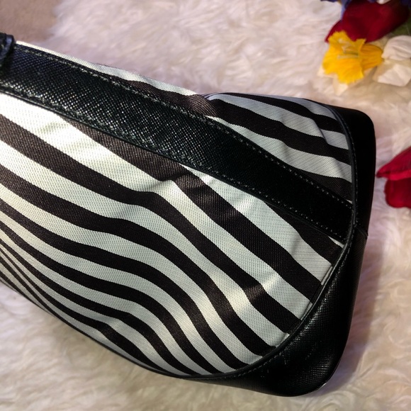HP 🌺RARE stripe large satchel with long strap🌺 - Picture 9 of 13